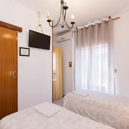 Guest house Pension Mesones 3*