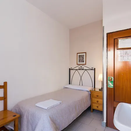 Guest house Pension Mesones 3*
